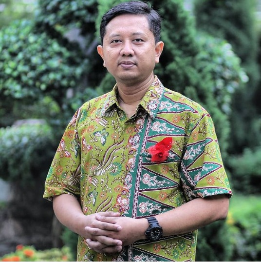 Fajar Adhipratomo